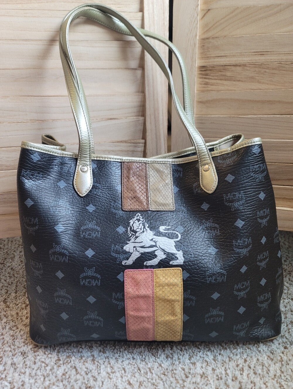 MCMDark Black/Gold Visetos Coated Canvas Princess Lion Tote Bag